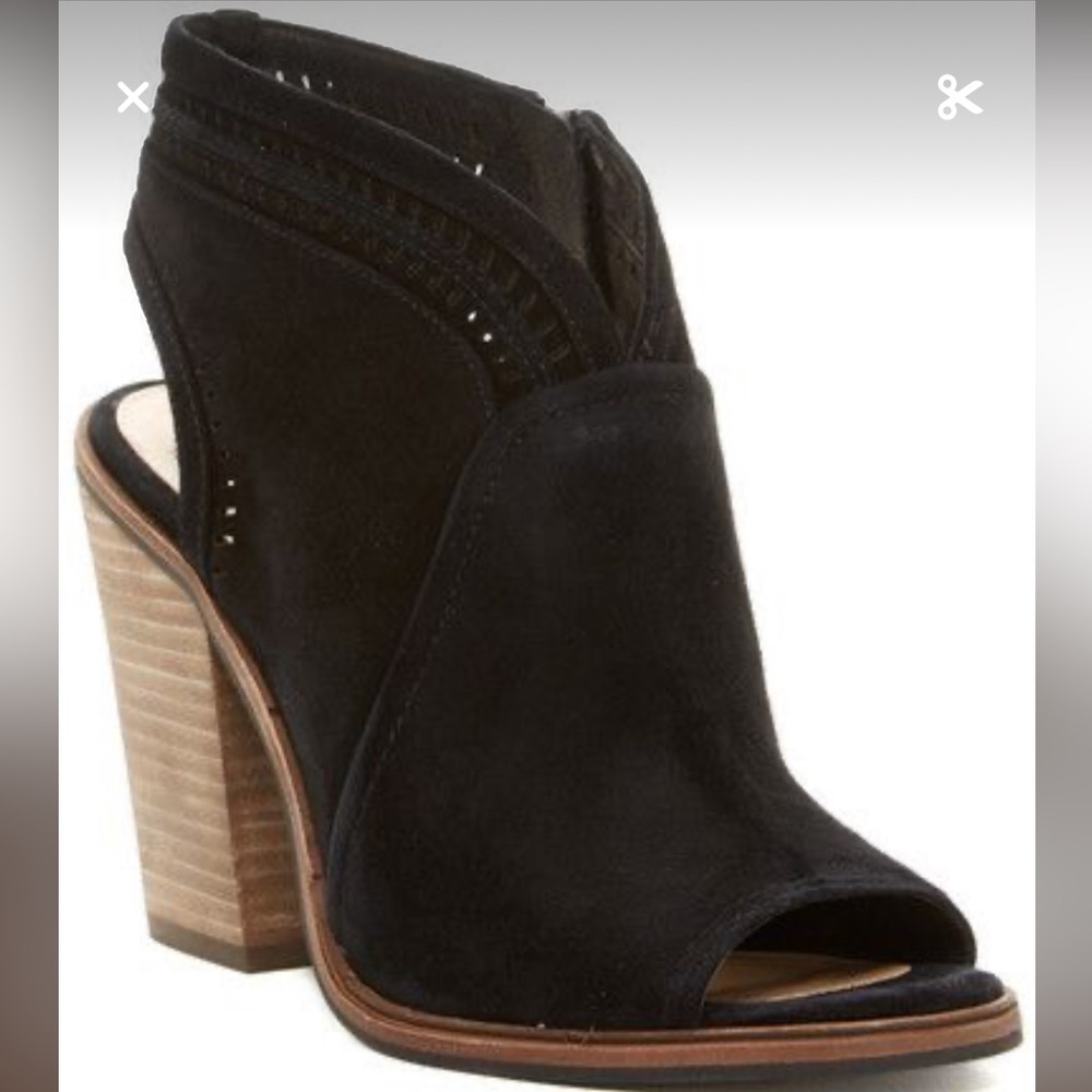 Vince Camuto Koral leather suede Black Peep-Toe block heel booties size 8 EUC